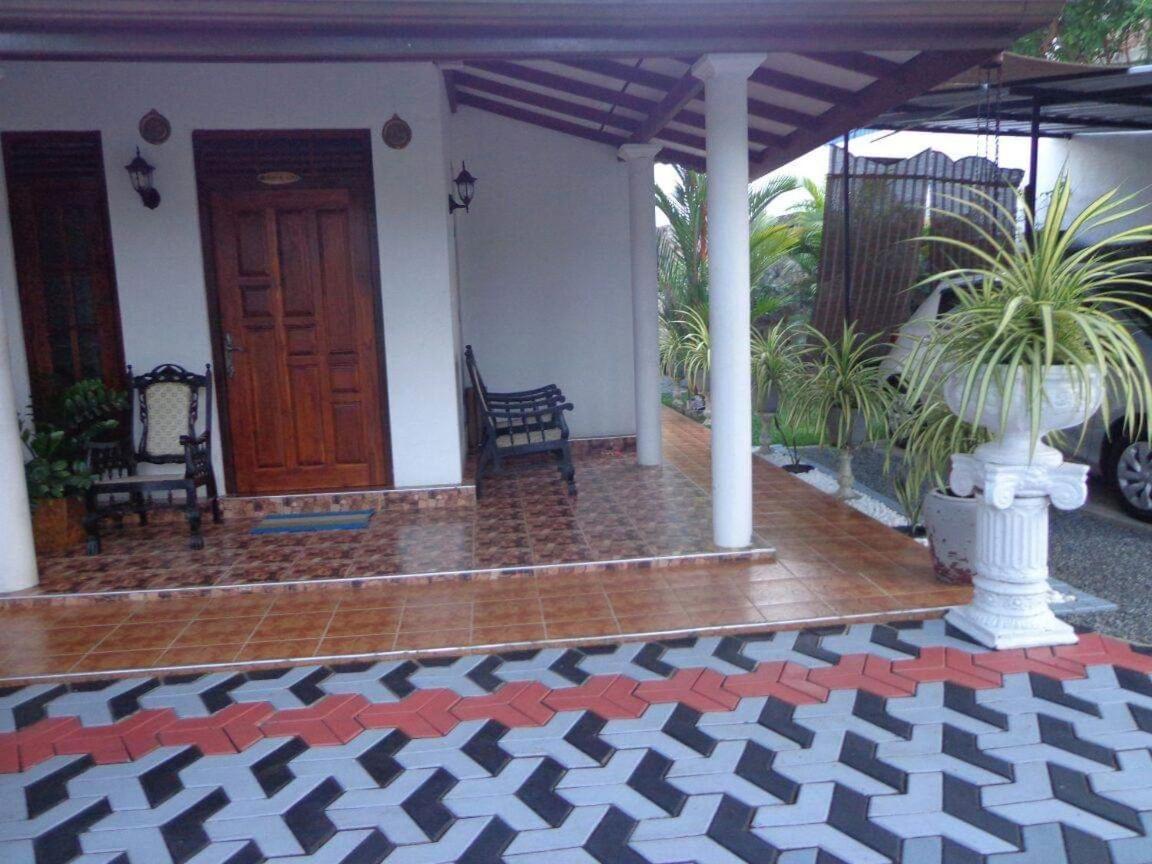 Bell 412 Villa Weligama Exterior photo